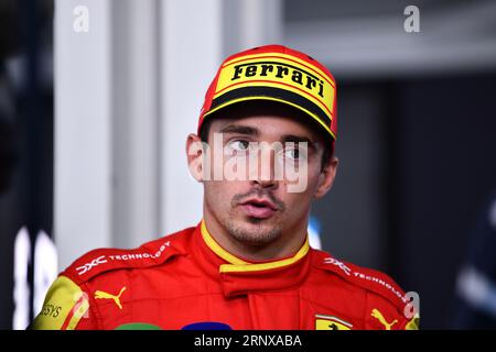 Monza, Mezzolombardo, Italien. September 2023. Der monegassische Fahrer Charles Leclerc ( Scuderia Ferrari) wird nach der Qualifikationsrunde des FIA Formel 1 Grand Prix in Italien auf dem Monza Circuit in Monza, Italien, gesehen (Bild: © Daisy Facinelli/ZUMA Press Wire) NUR REDAKTIONELL! Nicht für kommerzielle ZWECKE! Stockfoto