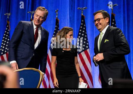 (180119) -- NEW YORK, 19. Januar 2018 -- das am 16. August 2017 aufgenommene Foto zeigt, wie der US-Handelsbeauftragte Robert Lighthizer (L), die kanadische Außenministerin Chrystia Freeland (C) und der mexikanische Wirtschaftsminister Ildefonso Guajardo Villarreal an der ersten Runde der Neuverhandlungen über das Nordamerikanische Freihandelsabkommen (NAFTA) in Washington D.C., USA, teilnehmen. Die Vereinigten Staaten, Kanada und Mexiko haben am Mittwoch die erste Runde der Neuverhandlungen über das Nordamerikanische Freihandelsabkommen (NAFTA) eingeleitet, und zwar angesichts der weitverbreiteten Unsicherheit und der Angst vor der Zukunft des jahrzehntelangen trilateralen Abkommens Stockfoto