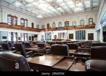 Austin, Texas, USA. Juli 2023. September 2023. Das Repräsentantenhaus im Texas State Capitol erhielt in den 1990er Jahren eine umfassende Innen- und Außenrenovierung Das Gebäude wurde aus lokalem Kalkstein und Texas Sunset Red Granit aus einem Steinbruch im Burnet County gebaut. Die Bauarbeiten begannen 1882 und wurden im Mai 1888 in Austin, Texas, abgeschlossen (Bild: © Ralph Lauer/ZUMA Press Wire) NUR REDAKTIONELLE VERWENDUNG! Nicht für kommerzielle ZWECKE! Stockfoto