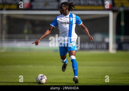 Barrows Junior Tiensia während des Spiels der Sky Bet League 2 zwischen Harrogate Town und Barrow in der Wetherby Road, Harrogate am Samstag, den 2. September 2023. (Foto: Mark Fletcher | MI News) Credit: MI News & Sport /Alamy Live News Stockfoto