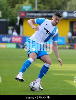 Jamie Proctor of Barrow während des Spiels der Sky Bet League 2 zwischen Harrogate Town und Barrow in der Wetherby Road, Harrogate am Samstag, den 2. September 2023. (Foto: Mark Fletcher | MI News) Credit: MI News & Sport /Alamy Live News Stockfoto