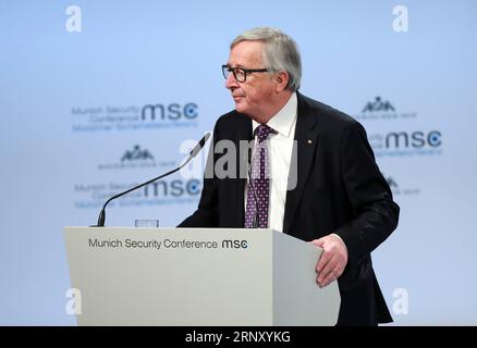 (180217) -- MÜNCHEN, 17. Februar 2018 -- der Präsident der Europäischen Kommission Jean-Claude Juncker spricht auf der 54. Münchner Sicherheitskonferenz (MSC) am 17. Februar 2018 in München. Juncker hat hier am Samstag gefordert, Entscheidungsprozesse in der Verteidigungs- und Sicherheitspolitik der Europäischen Union (EU) zu vereinfachen. ) GERMANY-MUNICH-MSC-EU-JUNCKER LuoxHuanhuan PUBLICATIONxNOTxINxCHN Stockfoto