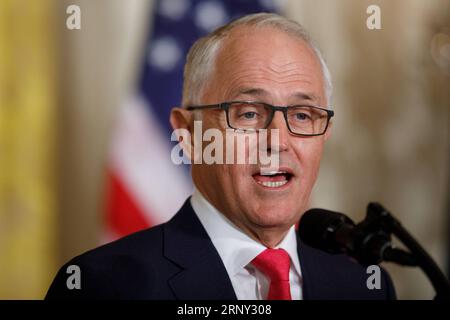 (180224) -- WASHINGTON D.C., 24. Februar 2018 -- der australische Premierminister Malcolm Turnbull spricht während einer gemeinsamen Pressekonferenz mit US-Präsident Donald Trump (nicht gesehen) im Weißen Haus in Washington D.C., USA, 23. Februar 2018. US-Präsident Donald Trump traf sich am Freitag mit dem australischen Premierminister Malcolm Turnbull zu engeren Wirtschafts- und Sicherheitsbeziehungen zwischen den beiden Ländern. (Djj) U.S.-WASHINGTON D.C.-TRUMP-AUSTRALIA-MEETING TingxShen PUBLICATIONxNOTxINxCHN Stockfoto