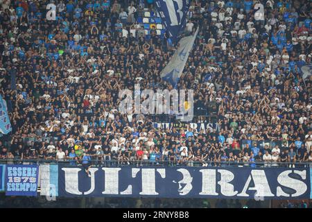 Neapel, Kampanien, Italien. September 2023. Während des italienischen Fußballspiels der Serie A SSC Napoli gegen SC Lazio am 02. September 2023 im Diego Armando Maradona Stadion in Neapel. Im Bild: .Supporters napoli (Credit Image: © Fabio Sasso/ZUMA Press Wire) NUR REDAKTIONELLE VERWENDUNG! Nicht für kommerzielle ZWECKE! Stockfoto