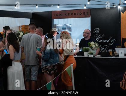 London, Vereinigtes Königreich. September 2023. Das Pub in the Park Festival in Chiswick, West London, wartet mit einer Schlange auf, um die Köstlichkeiten von Tom Kerridge zu probieren. Cristina Massei/Alamy Live News Stockfoto