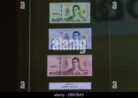 (180308) -- BANGKOK, 8. März 2018 -- die Banknoten der Serie 17 werden auf einer Pressekonferenz der Bank of Thailand in Bangkok, Thailand, am 8. März 2018 vorgestellt. Thailand wird ab dem nächsten Monat brandneue Banknoten mit einem Porträt des neuen Königs Rama X auf der Vorderseite der Baht-Rechnungen verwenden. Bank of Thailand) (zy) THAILAND-BANGKOK-NEUE BANKNOTEN-KÖNIG RAMA X RachenxSageamsak PUBLICATIONxNOTxINxCHN Stockfoto