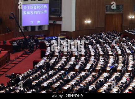 (180313) -- PEKING, 13. März 2018 -- die vierte Plenarsitzung der ersten Sitzung des 13. Nationalen Volkskongresses (NPC) findet in der Großen Halle des Volkes in Peking, Hauptstadt Chinas, 13. März 2018 statt. ) (ZWEI SITZUNGEN)CHINA-PEKING-NPC-VIERTE PLENARSITZUNG (CN) LIUXWEIBING PUBLICATIONXNOTXINXCHN Stockfoto