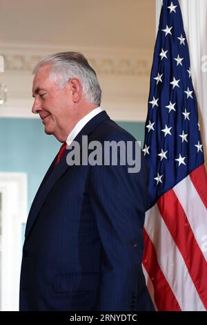 (180313) -- NEW YORK, 13. März 2018 -- Aktenfoto vom 1. Dezember 2017 zeigt, dass US-Außenminister Rex Tillerson nach einer Mediengelegenheit mit dem libyschen, von der UNO unterstützten Premierminister Fayez al-Sarraj (nicht im Bild) im Außenministerium in Washington D.C., den Vereinigten Staaten, abwesend ist. REX Tillerson sagte am 13. März 2018, dass er seine offiziellen Aufgaben an den stellvertretenden Staatssekretär John Sullivan delegiere und seine Amtszeit am 31. März beenden werde. FILE-U.S.-SECRETARY OF STATE-TILLERSON ALS NACHFOLGER VON YINXBOGU PUBLICATIONXNOTXINXCHN Stockfoto