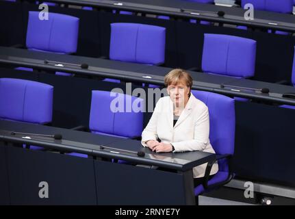 (180314) -- BERLIN, 14. März 2018 -- Angela Merkel ist vor der Vereidigung im parlament in Berlin am 14. März 2018 zu sehen. Angela Merkel wurde am Mittwoch vom parlament als bundeskanzlerin wiedergewählt und begann ihre vierte Amtszeit, um Europas größte Wirtschaft zu führen. (swt) DEUTSCHLAND-BERLIN-MERKEL-BUNDESKANZLERVEREIDIGUNG ShanxYuqi PUBLICATIONxNOTxINxCHN Stockfoto