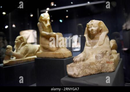 (180318) -- ALEXANDRIA (ÄGYPTEN), 18. März 2018 -- Artefakte aus der pharaonischen Zeit werden am 12. März 2018 im Alexandria National Museum in Ägypten ausgestellt. Das Alexandria National Museum, das etwa 1.800 unbezahlbare pharaonische, griechisch-römische, islamische und koptische Artefakte enthält, die die Geschichte der mediterranen historischen Stadt Alexandria nördlich der Hauptstadt Kairo erzählen, wurde 2003 für die Öffentlichkeit geöffnet. ÄGYPTEN-ALEXANDRIA-ALEXANDRIA NATIONAL MUSEUM ZhaoxDingzhe PUBLICATIONxNOTxINxCHN Stockfoto