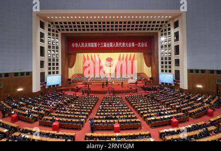 (180319) -- PEKING, 19. März 2018 -- die siebte Plenarsitzung der ersten Sitzung des 13. Nationalen Volkskongresses (NPC) findet in der Großen Halle des Volkes in Peking, der Hauptstadt Chinas, am 19. März 2018 statt. ) (ZWEI SITZUNGEN)CHINA-PEKING-NPC-SIEBTE PLENARSITZUNG (CN) DINGXHAITAO PUBLICATIONXNOTXINXCHN Stockfoto