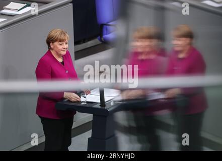 (180322) -- BERLIN, 22. März 2018 -- Bundeskanzlerin Angela Merkel hält am 21. März 2018 ihre erste Regierungserklärung als Bundeskanzlerin für eine vierte Amtszeit in Folge in Berlin, der Hauptstadt Deutschlands, vor dem parlament ab. (gj) ERKLÄRUNG DER REGIERUNG DEUTSCHLAND-BERLIN-MERKEL ShanxYuqi PUBLICATIONxNOTxINxCHN Stockfoto