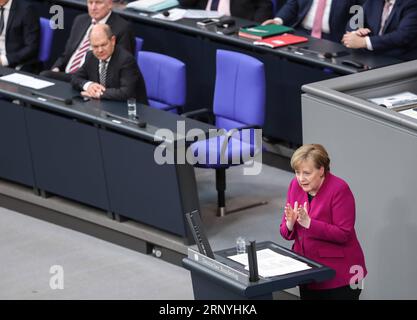 (180322) -- BERLIN, 22. März 2018 -- Bundeskanzlerin Angela Merkel hält am 21. März 2018 ihre erste Regierungserklärung als Bundeskanzlerin für eine vierte Amtszeit in Folge in Berlin, der Hauptstadt Deutschlands, vor dem parlament ab. (gj) ERKLÄRUNG DER REGIERUNG DEUTSCHLAND-BERLIN-MERKEL ShanxYuqi PUBLICATIONxNOTxINxCHN Stockfoto