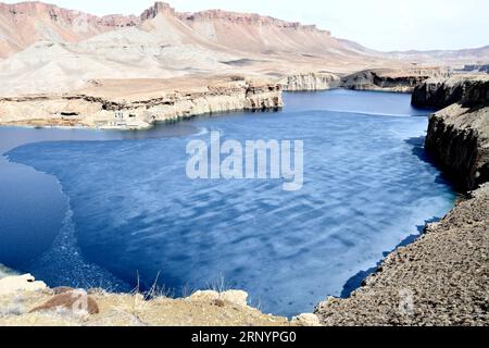 (180329) -- BAMYAN, 29. März 2018 -- Foto aufgenommen am 27. März 2018 zeigt den See Band-e-Amir in der Provinz Bamyan, Afghanistan. Der Band-e-Amir wurde 2009 als erster Nationalpark Afghanistans anerkannt. (Zjy) AFGHANISTAN-BAMYAN-NATIONAL PARK-BAND-E-AMIR DaixHe PUBLICATIONxNOTxINxCHN Stockfoto