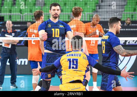 Die Ukraine feiert den Sieg gegen die Niederlande. Volleyball-Weltmeisterschaft 2022. Runde von 16 Stockfoto