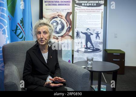 (180425) -- NEW YORK, 25. April 2018 -- Doreen Hynd spricht während eines Interviews in New York, USA, am 19. April 2018. Doreen Hynd, eine leidenschaftliche und energiegeladene Frau, die in den Vereinigten Staaten lebt, sagt, dass sie ihre Kraft auf eine lebenslange Liebe zu Tai Chi Chuan, einer chinesischen Kampfkunstform, die praktiziert wird, um sich zu verteidigen und gesund zu bleiben, zurückführt. Im Alter von 93 Jahren kann sie immer noch fast alles tun, was sie will - kochen, tanzen, Tennis spielen, den Bus zu verschiedenen Orten nehmen, um ihren Schülern beizubringen - ohne ihren Körper zu belasten. ) U.S.-NEW YORK-DOREEN HYND-TAI CHI CHUAN-IN Stockfoto