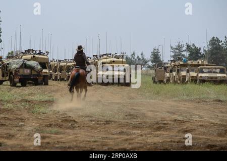 (180501) -- GOLANHÖHEN, 1. Mai 2018 -- gepanzerte Fahrzeuge werden bei einer militärischen Übung in den von Israel annektierten Golanhöhen am 1. Mai 2018 gesehen. Die israelischen Streitkräfte (IDF) sagten, dass die Übung im Voraus als Teil der jährlichen Trainingsübung geplant war und die Fähigkeit und Bereitschaft der Streitkräfte erhalten sollte. - JINI) MIDEAST-GOLAN HÖHENBOHRER AYALXMARGOLIN PUBLICATIONXNOTXINXCHN Stockfoto