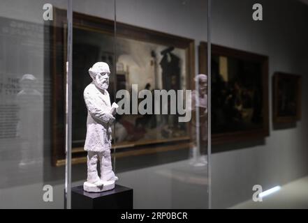 (180503) -- TRIER, 3. Mai 2018 -- Foto vom 3. Mai 2018 zeigt Exponate der Ausstellung Karl Marx 1818-1883. Leben. Arbeit. Zeit. Im Stadtmuseum Simeonstift Trier in Trier. Landesausstellung Karl Marx 1818-1883. Leben. Arbeit. Zeit. Vom 5. Mai bis 21. Oktober im Rheinischen Landesmuseum Trier und im Stadtmuseum Simeonstift Trier. ) (lrz) GERMANY-TRIER-KARL MARX-EXHIBITION-PREVIEW ShanxYuqi PUBLICATIONxNOTxINxCHN Stockfoto