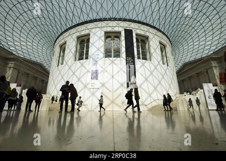 (180504) -- LONDON, 4. Mai 2018 -- Foto aufgenommen am 4. Mai 2018 zeigt den Lesesaal im Zentrum des Great Court im British Museum in London, Großbritannien. Der Lesesaal des British Museum, der im Herzen des Museums steht, ist derzeit wegen Renovierungsarbeiten geschlossen. Karl Marx verbrachte während seiner Jahre in London viel Zeit im Lesesaal. GROSSBRITANNIEN-LONDON-BRITISH MUSEUM-LESERAUM-KARL MARX TIMXIRELAND PUBLICATIONXNOTXINXCHN Stockfoto