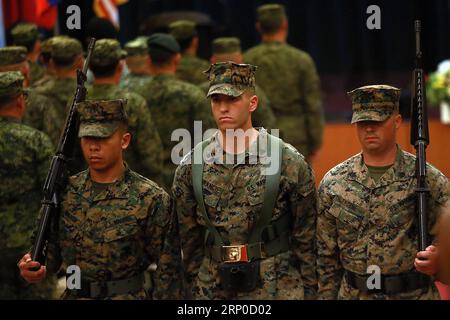 (180507) -- QUEZON CITY, 7. Mai 2018 -- US-Soldaten marschieren während der Eröffnungszeremonie des Balikatan 2018 in Quezon City, Philippinen, 7. Mai 2018. Truppen aus den Philippinen und den Vereinigten Staaten begannen am Montag eine Reihe gemeinsamer militärischer Übungen, um ihre Interoperabilitätsfähigkeiten bei der Bekämpfung des Terrorismus und der humanitären Hilfe zu verbessern. Delfin Lorenzana, philippinischer Verteidigungsminister, sagte, dass sich das 12-tägige Balikatan 2018 auf Interoperabilitätstraining konzentrieren werde, um traditionelle und nicht-traditionelle Sicherheitsbedenken anzugehen. ) (LRZ) PHILIPPINEN-QUEZON CITY-U.S.-BALIKATAN MILITARY EXE Stockfoto