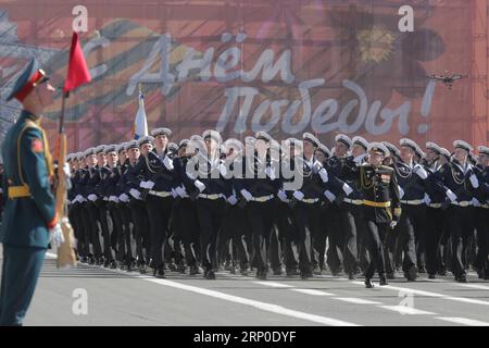 (180509) -- ST. PETERSBURG, 9. Mai 2018 – Russische Soldaten marschieren während der Siegesparade in St. PETERSBURG Petersburg in Russland, 9. Mai 2018. Der 73. Jahrestag des Sieges über Nazi-Deutschland im Zweiten Weltkrieg wurde hier am Mittwoch begangen. ) (srb) RUSSLAND-ST. PETERSBURGER SIEGESPARADE IrinaxMotina PUBLICATIONxNOTxINxCHN Stockfoto