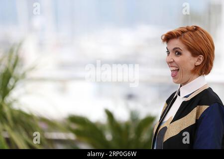 (180513) -- CANNES, 13. Mai 2018 -- Regisseurin Eva Husson nimmt am 13. Mai 2018 am 71. Jährlichen Filmfestival von Cannes im Palais des Festivals in Cannes (Frankreich) am Fotocall für Girls of the Sun (Les Filles du Soleil) Teil. (SRB) FRANCE-CANNES-FILM FESTIVAL- MÄDCHEN DER SONNE - FOTO-ANRUF LUOXHUANHUAN PUBLICATIONXNOTXINXCHN Stockfoto