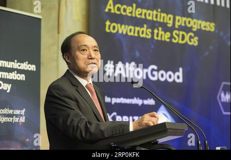 (180517) - GENF, 17. Mai 2018 -- ITU-Generalsekretär Zhao Houlin spricht während des Gipfels zum Thema "Ermöglichung der positiven Nutzung künstlicher Intelligenz für alle", der am 17. Mai 2018 in Genf (Schweiz) stattfand. Anlässlich des Welttages für Telekommunikation und Informationsgesellschaft (WTISD) forderten die Vereinten Nationen am Donnerstag, sich auf das Potenzial künstlicher Intelligenz (KI) zur Beschleunigung der Ziele der Vereinten Nationen für nachhaltige Entwicklung (SDG) zu konzentrieren. ) (wtc) SCHWEIZ-GENF-UN-WTISD XuxJinquan PUBLICATIONxNOTxINxCHN Stockfoto