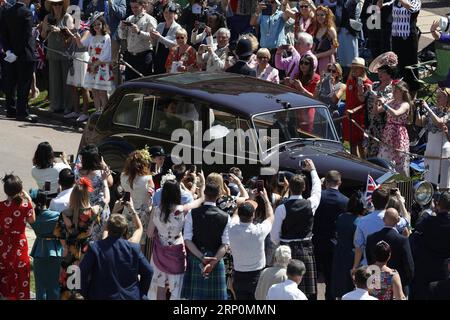 (180519) -- WINDSOR, 19. Mai 2018 -- Prinz Harrys Braut Meghan Markle kommt am 19. Mai 2018 in Windsor Castle zu ihrer Hochzeit mit dem britischen Prinzen Harry in Windsor an. )(dtf) BRITAIN-WINDSOR-ROYAL WEDDING HanxYan PUBLICATIONxNOTxINxCHN Stockfoto