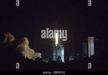 (180521) -- PEKING, 21. Mai 2018 -- Eine lange März-4C-Rakete mit einem Staffelsatelliten namens Queqiao (Magpie Bridge) wird vom südwestchinesischen Xichang Satellite Launch Center, 21. Mai 2018, gestartet. ) (Zwx) Xinhua Schlagzeilen: China startet Staffelsatelliten, um die ferne Seite des Mondes CaixYang PUBLICATIONxNOTxINxCHN zu erkunden Stockfoto