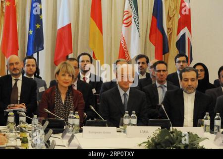 180525 -- WIEN, 25. Mai 2018 -- Irans Stellvertretender Außenminister Abbas Araghchi Front R, der Chef der Internationalen Atomenergie-Organisation IAEO, Yukiya Amano Front C, und die Generalsekretärin des Auswärtigen Dienstes der Europäischen Union, EAD Helga Schmid Front L, nehmen an einer Sitzung Teil, um das iranische Nuklearabkommen zum ersten Mal nach dem Austritt der USA aus dem Abkommen im Mai 25 in Wien, Österreich, zu erörtern; 2018. Der stellvertretende iranische Außenminister Abbas Araghchi sagte, er sei nach den Verhandlungen mit fünf großen staaten am Freitag in Wien zuversichtlicher und sagte, Teheran warte auf die Paketmaßnahmen, die sicherstellten Stockfoto