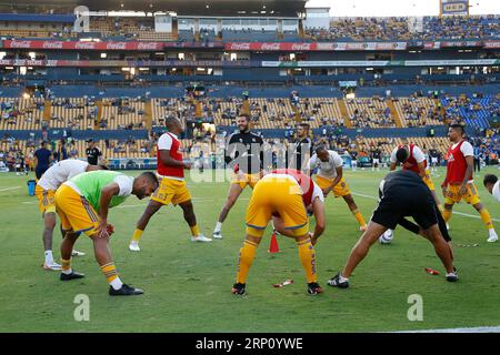 Monterrey, Mexiko. September 2023. September 2023; Monterrey, Nuevo León, Mexiko; Liga MX 2023 Apertura Spiel in der sechsten Runde zwischen UANL Tigres und Querétaro FC in Estádio Universitário. Tigres versammelten sich beim Aufwärmen. #5 Mittelfeldspieler Tigres, Rafael De Souza Pereira, #3 Verteidiger Tigres, Samir Caetano, #10 Angreifer Tigres, André Pierre Gignac, #23 Attacker Tigres, Luis Enrique Quiñones, #20 Mittelfeldspieler Tigres, Javier Aquino CarmonaMandatory Credit: Toby Tande Credit: PX Images/Alamy Live News Stockfoto