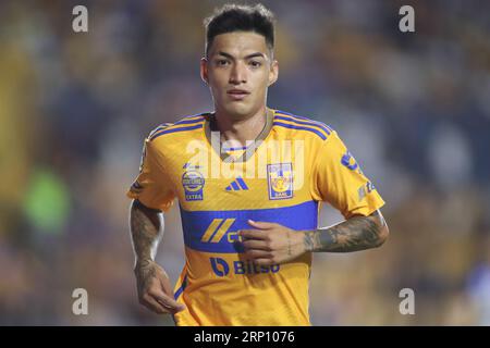 Monterrey, Mexiko. September 2023. September 2023; Monterrey, Nuevo León, Mexiko; Liga MX 2023 Apertura Spiel in der sechsten Runde zwischen UANL Tigres und Querétaro FC in Estádio Universitário. #22 Mittelfeldspieler Tigres, Raymundo Fulgencio Romanverpflichtender Kredit: Toby Tande Kredit: PX Images/Alamy Live News Stockfoto