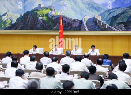 (180531) -- PEKING, 31. Mai 2018 -- der chinesische Staatsrat Wang Yong spricht auf einer Telekonferenz über die Umsetzung des Systems der Rechenschaftspflicht für die Sicherheit am Arbeitsplatz in Peking, der Hauptstadt Chinas, am 31. Mai 2018. ) (Zkr) CHINA-BEIJING-WANG YONG-WORK SAFETY-TELECONFERENCE(CN) ChenxYehua PUBLICATIONxNOTxINxCHN Stockfoto