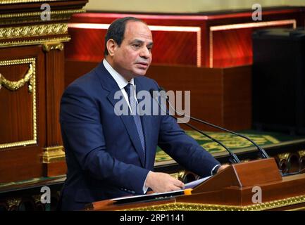 Nachrichten Themen der Woche KW22 Nachrichten Bilder des Tages Ägypten, Präsident al-Sisi für zweite Amtszeit vereidigt (180602) -- KAIRO, 2. Juni 2018 -- der ägyptische Präsident Abdel Fattah al-Sisi spricht während seiner Vereidigung in Kairo, Ägypten am 2. Juni 2018. Präsident Abdel Fattah al-Sisi wurde am Samstag als Präsident Ägyptens für eine zweite Amtszeit bis 2022 vereidigt, berichtete das staatliche Nilfernsehen. )(RH) ÄGYPTEN-KAIRO-SISI-SWEARING-IN MENA PUBLICATIONXNOTXINXCHN Stockfoto