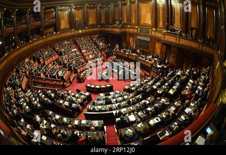 Nachrichten Themen der Woche KW23 Nachrichten Bilder des Tages (180605) -- ROM, 5. Juni 2018 -- der italienische Premierminister Giuseppe Conte spricht vor der Vertrauensabstimmung im Senat in Rom, Italien, am 5. Juni 2018. Die neue italienische Regierung unter Premierminister Giuseppe Conte gewann am Dienstag die Vertrauensabstimmung im Senat. ITALIEN-ROM-SENAT-REGIERUNG-VERTRAUEN STIMMEN ALBERTOXLINGRIA PUBLICATIONXNOTXINXCHN Stockfoto