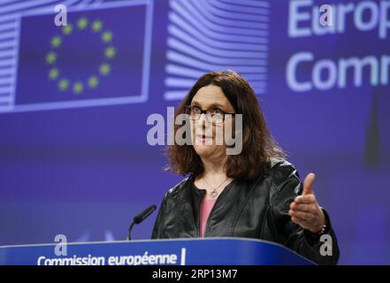 (180607) -- PEKING, 7. Juni 2018 -- die EU-Handelskommissarin Cecilia Malmstrom hält am 7. März 2018 in Brüssel, Belgien, eine Pressekonferenz über die Reaktion der EU auf die von den Vereinigten Staaten angekündigten Handelsbeschränkungen für Stahl und Aluminium ab. Xinhua Schlagzeilen: China, EU halten multilateralen freien Handel unter Gegenwind Hand in Hand YexPingfan PUBLICATIONxNOTxINxCHN Stockfoto