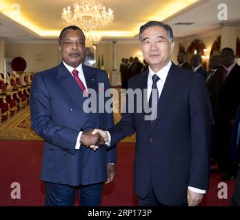 (180613) -- BRAZZAVILLE, 13. Juni 2018 -- Wang Yang (R), Vorsitzender des Nationalen Komitees der politischen Beratungskonferenz des chinesischen Volkes, trifft sich am 13. Juni 2018 in Brazzaville, der Republik Kongo, mit dem kongolesischen Präsidenten Denis Sassou Nguesso. Auf Einladung von Pierre Ngolo, Präsident des Senats der Republik Kongo, besuchte Wang das afrikanische Land vom 11. Bis 13. Juni offiziell freundlich. )(mcg) REPUBLIK KONGO-CHINA-WANG YANG-VISIT DingxHaitao PUBLICATIONxNOTxINxCHN Stockfoto