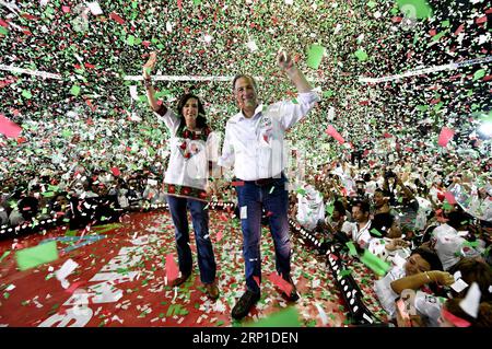 Bilder des Tages (180628) -- MONTERREY, 28. Juni 2018 -- Mexikos Präsidentschaftskandidat Jose Antonio Meade (R) nimmt am 27. Juni 2018 an der Abschlussveranstaltung seines Wahlkampfes in Monterrey (Mexiko) Teil. Etwa 89 Millionen Wahlberechtigte werden am 1. Juli einen Nachfolger von Präsident Enrique Pena Nieto wählen. ) (Da) (vf) MEXIKO-PRÄSIDENTSCHAFTSWAHLKAMPF-ABSCHLUSS STR PUBLICATIONxNOTxINxCHN Stockfoto