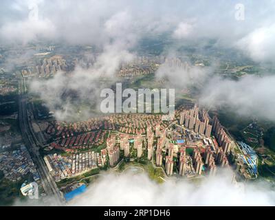 (180628) -- NANNING, 28. Juni 2018 -- Luftaufnahme aufgenommen am 28. Juni 2018 zeigt den Blick auf die Stadt Nanning, südchinesische autonome Region Guangxi Zhuang. ) (wyo) CHINA-GUANGXI-NANNING-SCENERY (CN) ZhouxHua PUBLICATIONxNOTxINxCHN Stockfoto