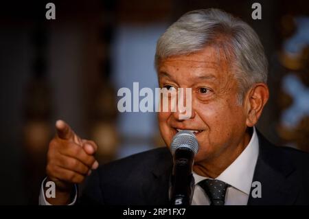 News-Bilder des Tages (180704) -- MEXIKO-STADT, 4. Juli 2018 -- Mexikos designierter Präsident Andres Manuel Lopez Obrador hält eine Rede nach seinem Treffen mit dem mexikanischen Präsidenten Enrique Pena Nieto in Mexiko-Stadt, Hauptstadt von Mexiko, 3. Juli 2018. Mexikos designierter Präsident Andres Manuel Lopez Obrador sagte am Dienstag, dass er mit seinem privaten Treffen mit Präsident Enrique Pena Nieto zufrieden sei. Franciso Canedo) (da) (rtg) (gj) MEXIKO-MEXIKO-STADT-LOPEZ OBRADOR e FranciscoxCa?edo PUBLICATIONxNOTxINxCHN Stockfoto