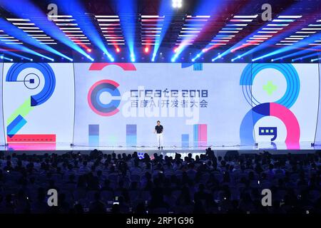 (180704) -- PEKING, 4. Juli 2018 -- Menschen besuchen die Baidu Create 2018 im China National Convention Center in Peking, Hauptstadt von China, 4. Juli 2018. Baidu Create 2018, die jährliche KI-Entwicklerkonferenz des chinesischen Tech-Giganten, die auf der Nasdaq-Liste steht, wurde am Mittwoch hier eröffnet. ) LB) CHINA-BEIJING-BAIDU-AI-CONFERENCE (CN) LixXin PUBLICATIONxNOTxINxCHN Stockfoto