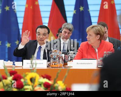 (180709) -- BERLIN, 9. Juli 2018 -- der chinesische Ministerpräsident Li Keqiang und die deutsche Bundeskanzlerin Angela Merkel leiten gemeinsam die fünfte Runde der Regierungskonsultationen in Berlin, Deutschland, 9. Juli 2018. ) (LMM) DEUTSCHLAND-BERLIN-CHINA-LI KEQIANG-ANGELA MERKEL-ZWISCHENSTAATLICHE KONSULTATIONEN LIUXWEIBING PUBLICATIONXNOTXINXCHN Stockfoto