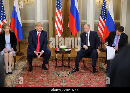 News Bilder des Tages (180716) -- HELSINKI, 16. Juli 2018 -- US-Präsident Donald Trump (2. L) und sein russischer Amtskollege Wladimir Putin (2. R) treffen sich am 16. Juli 2018 in Helsinki, Finnland. Donald Trump und Wladimir Putin begannen am Montag ihr erstes bilaterales Treffen hier. Büro des Präsidenten der Republik Finnland/)(rh) FINNLAND-HELSINKI-TRUMP-PUTIN-TREFFEN MIT JuhanixKandell PUBLICATIONxNOTxINxCHN Stockfoto