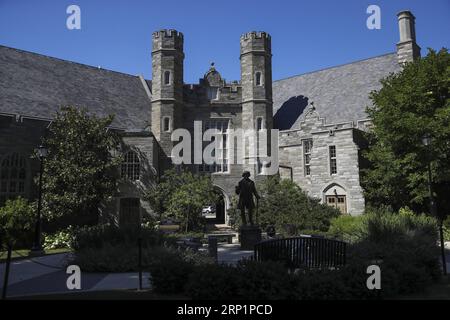 (180718) -- PENNSYLVANIA, 18. Juli 2018 -- Foto vom 9. Juli 2018 zeigt die Gebäude der West Chester University im Chester County in Pennsylvania, USA. Während US-Präsident Donald Trump einen wirtschaftlichen Feind in China sieht, sieht der nordöstliche US-County Chester in Pennylvania einen Wirtschaftspartner. ZU DIESEM Feature: US-Partnerschaften mit China Mushroom Trotz Handelsfriktionen („zcc“) US-PENNSYLVANIA-CHESTER COUNTY-CHINA-TRADE WangxYing PUBLICATIONxNOTxINxCHN Stockfoto