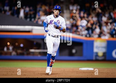 September 2023; New York City, New York, USA; New York Mets dritter Baseman Mark Vents (27) trifft Solo Homerun gegen die Seattle Mariners im Citi Field. (Ariel Fox/Bild des Sports) Stockfoto