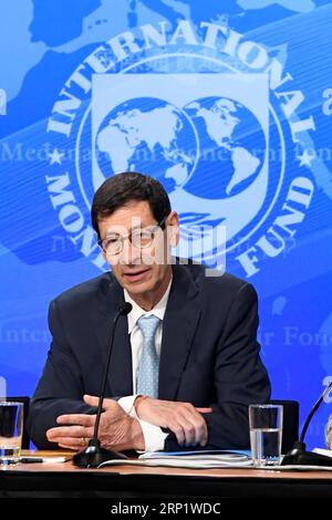 (180725) -- WASHINGTON, 25. Juli 2018 -- Maurice Obstfeld, Wirtschaftsberater und Forschungsdirektor des Internationalen Währungsfonds (IWF), spricht auf einer Pressekonferenz zum kürzlich veröffentlichten externen Sektorbericht 2018 in Washington D.C., USA, am 24. Juli 2018. ) US-WASHINGTON D.C.-IWF-EXTERNER SEKTORBERICHT YANGXCHENGLIN PUBLICATIONXNOTXINXCHN Stockfoto