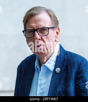 London, Großbritannien. September 2023. Der Schauspieler Timothy Spall kommt am Sonntag in die BBC-Studios und tritt dort mit Laura Kuenssberg auf. Quelle: Mark Thomas/Alamy Live News Stockfoto