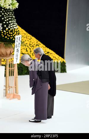 (180815) -- PEKING, 15. August 2018 () -- Japanischer Kaiser Akihito und Kaiserin Michiko nehmen an der Zeremonie zum 73. Jahrestag der bedingungslosen Kapitulation Japans im Zweiten Weltkrieg in Tokio, Japan, 15. August 2018, Teil. (/Ma Ping) (gj) Schlagzeilen: Erinnerungen, die nicht verblassen dürfen Xinhua PUBLICATIONxNOTxINxCHN Stockfoto