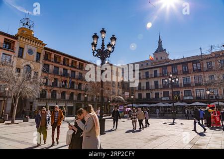 Toledo, Spanien-FEB 17, 2022: Die Plaza de Zocodover ist ein Platz der Stadt Toledo, in der autonomen Gemeinde Kastilien-La Mancha, Spanien. Stockfoto