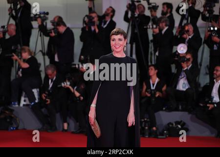 (180830) -- VENEDIG (ITALIEN), 30. Aug. 2018 -- Schauspielerin Olivia Colman nimmt an der Premiere des Films der Favorit beim 75. Internationalen Filmfestival Venedig in Venedig, Italien, 30. Aug. 2018 Teil. ) ITALIEN-VENEDIG-FILMFESTIVAL- DER FAVORIT-PREMIERE CHENGXTINGTING PUBLICATIONXNOTXINXCHN Stockfoto